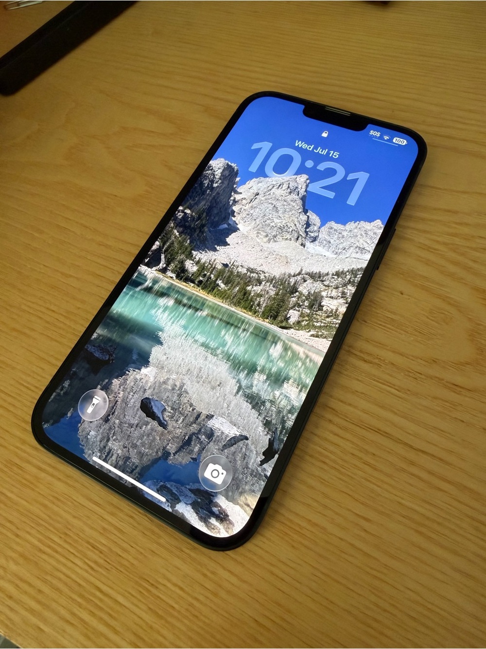 iPhone 14 Plus 128GB w/ OtterBox case